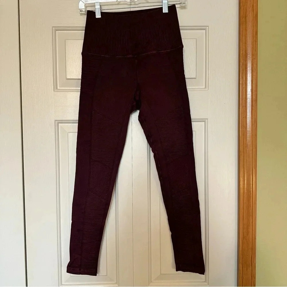 Avocado ribbed‎ maroon leggings size XS/S